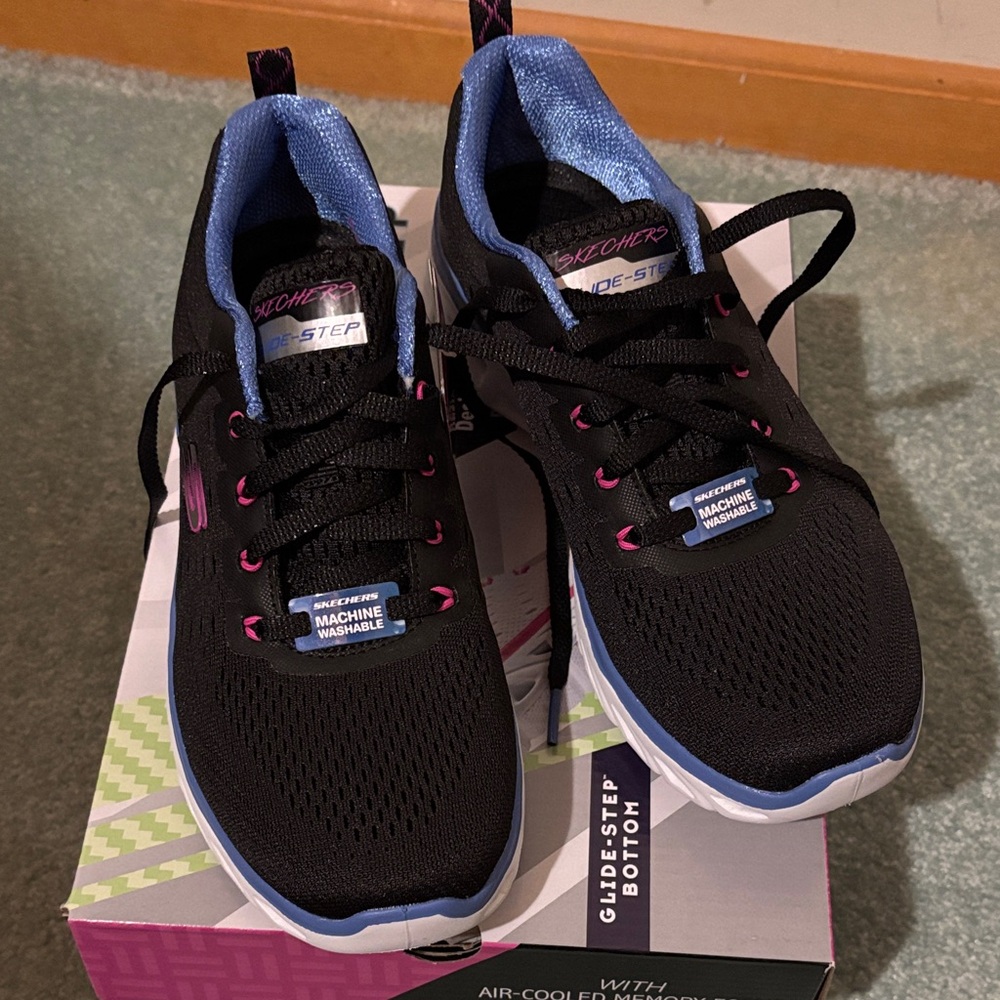 Skechers Black and Pink Running Shoes - Picture 2 of 7